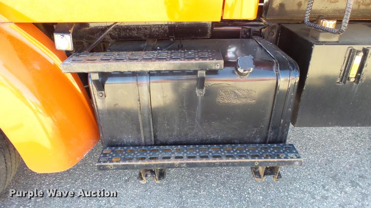 image for item DE7259 2001 Sterling LT7501 dump truck