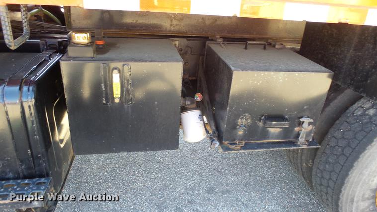 image for item DE7259 2001 Sterling LT7501 dump truck