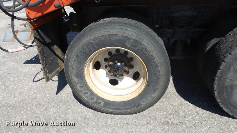 image for item DE7259 2001 Sterling LT7501 dump truck