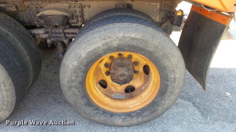 image for item DE7259 2001 Sterling LT7501 dump truck