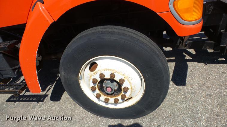 image for item DE7259 2001 Sterling LT7501 dump truck