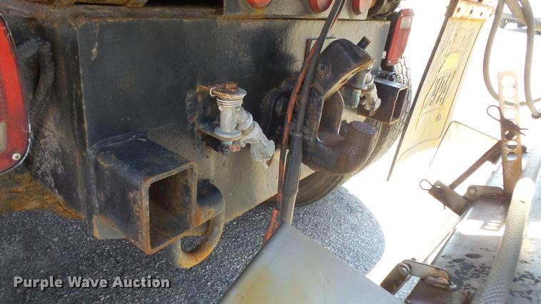 image for item DE7259 2001 Sterling LT7501 dump truck