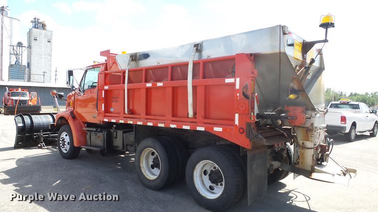image for item DE7260 2001 Sterling LT7501 dump truck
