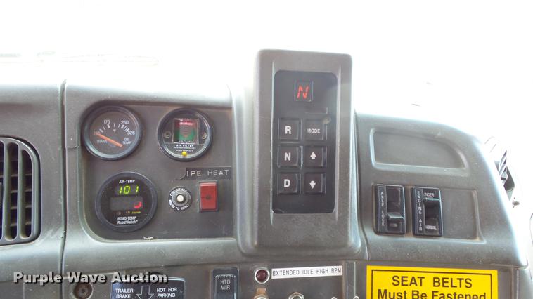 image for item DE7260 2001 Sterling LT7501 dump truck