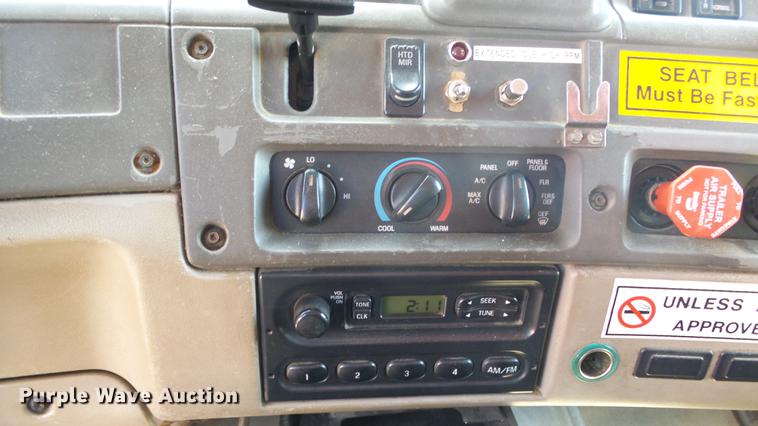 image for item DE7260 2001 Sterling LT7501 dump truck