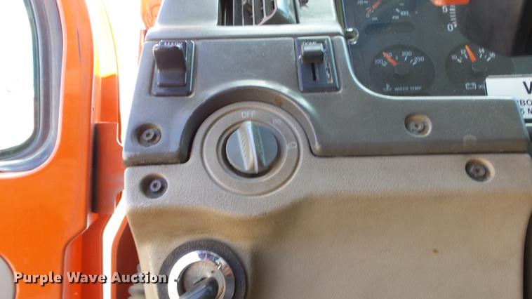 image for item DE7260 2001 Sterling LT7501 dump truck