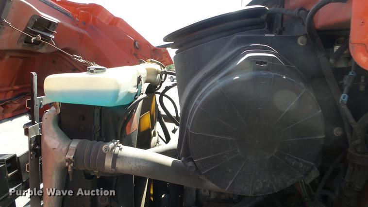 image for item DE7260 2001 Sterling LT7501 dump truck