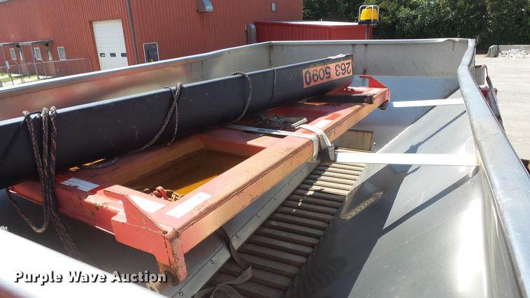 image for item DE7260 2001 Sterling LT7501 dump truck