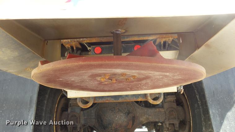 image for item DE7260 2001 Sterling LT7501 dump truck