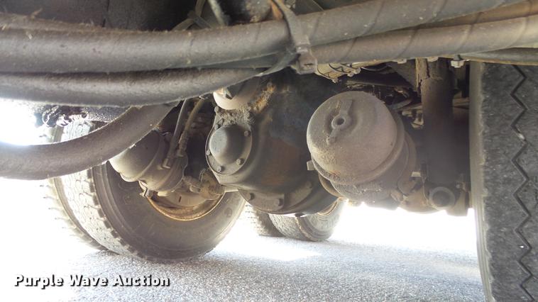 image for item DE7260 2001 Sterling LT7501 dump truck