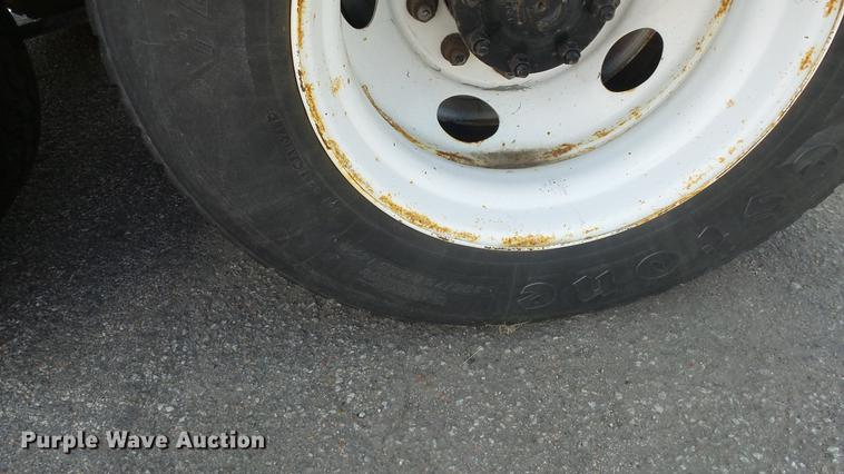 image for item DE7260 2001 Sterling LT7501 dump truck