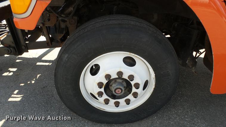 image for item DE7260 2001 Sterling LT7501 dump truck