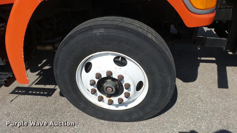 image for item DE7260 2001 Sterling LT7501 dump truck