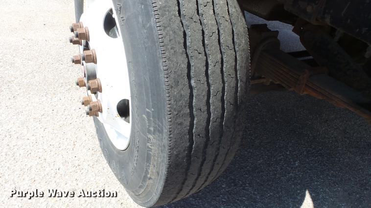 image for item DE7260 2001 Sterling LT7501 dump truck