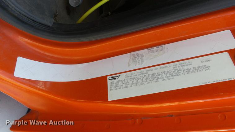 image for item DE7261 2005 Sterling LT7501 dump truck