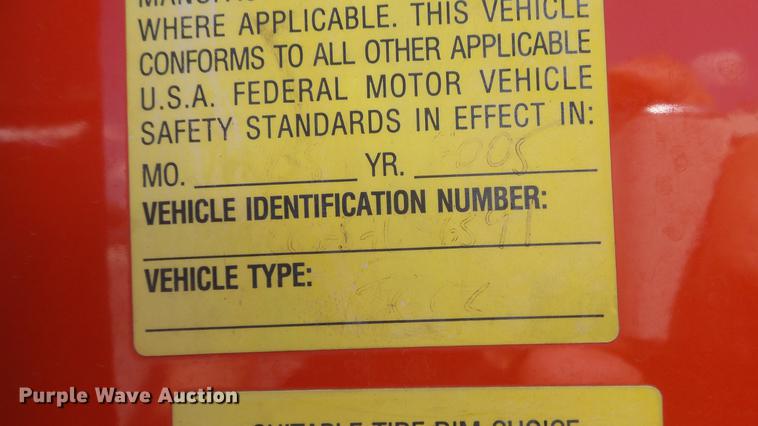 image for item DE7261 2005 Sterling LT7501 dump truck