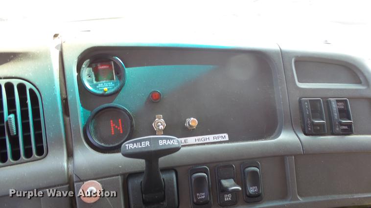 image for item DE7261 2005 Sterling LT7501 dump truck