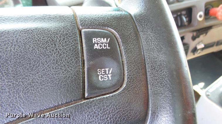 image for item DE7261 2005 Sterling LT7501 dump truck