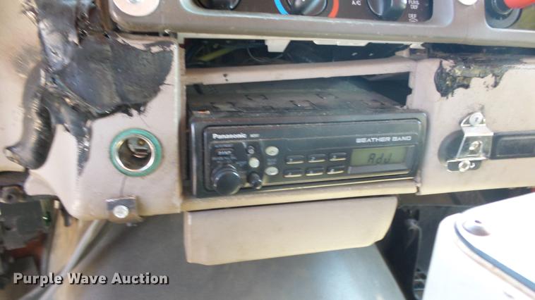 image for item DE7261 2005 Sterling LT7501 dump truck