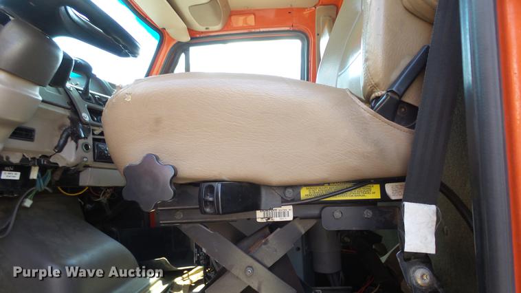 image for item DE7261 2005 Sterling LT7501 dump truck