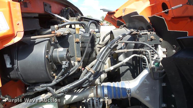 image for item DE7261 2005 Sterling LT7501 dump truck