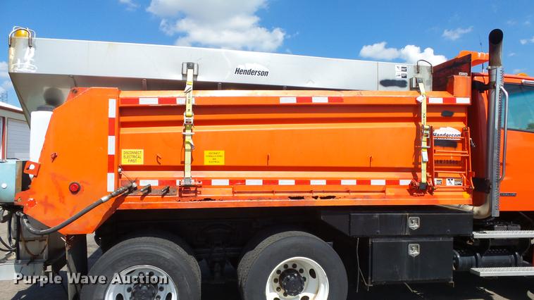 image for item DE7261 2005 Sterling LT7501 dump truck