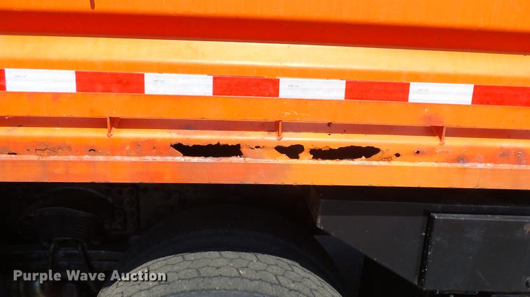 image for item DE7261 2005 Sterling LT7501 dump truck