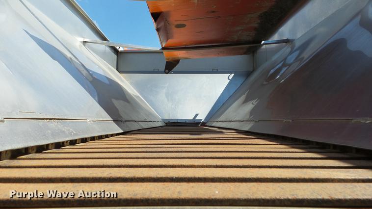 image for item DE7261 2005 Sterling LT7501 dump truck