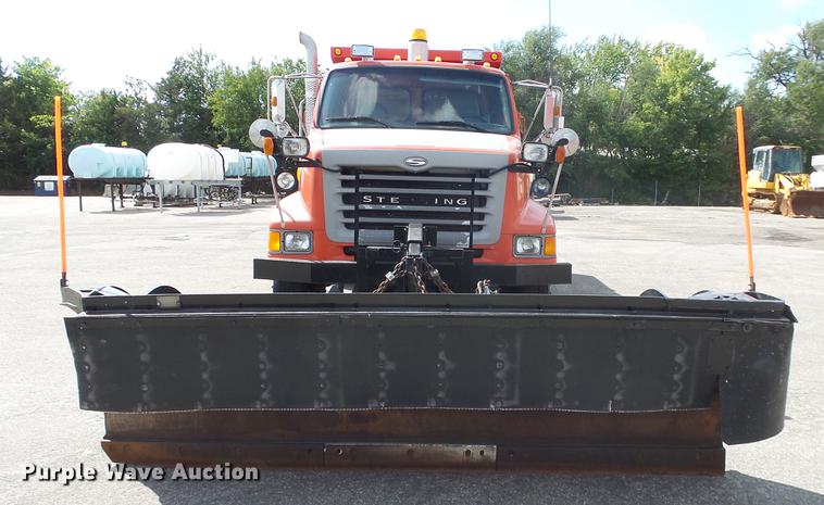 image for item DE7262 2001 Sterling LT7501 dump truck