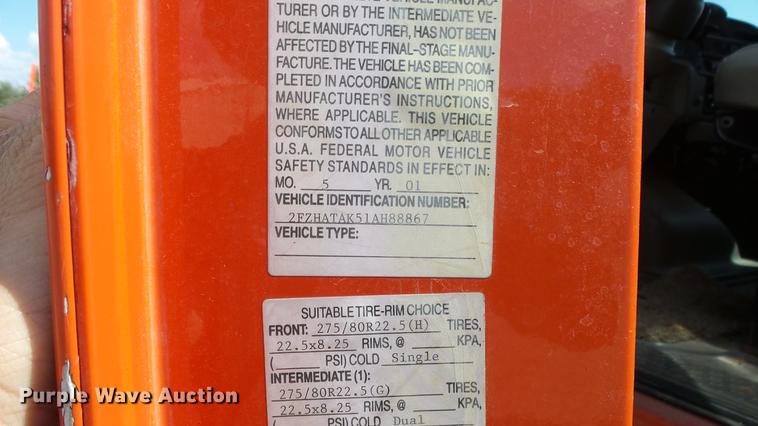 image for item DE7262 2001 Sterling LT7501 dump truck