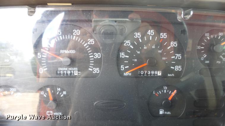 image for item DE7262 2001 Sterling LT7501 dump truck