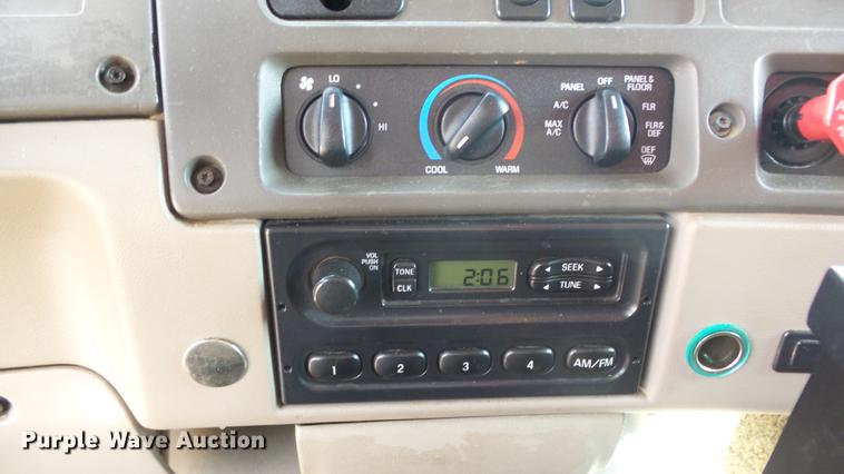 image for item DE7262 2001 Sterling LT7501 dump truck