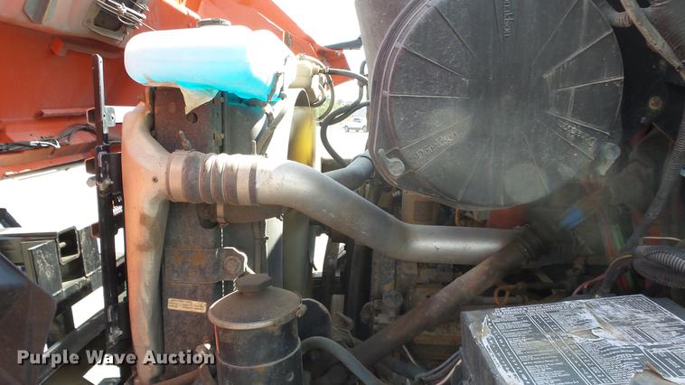 image for item DE7262 2001 Sterling LT7501 dump truck