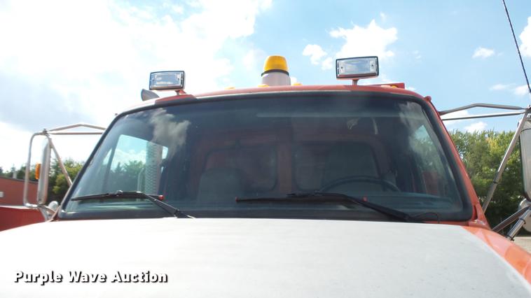 image for item DE7262 2001 Sterling LT7501 dump truck