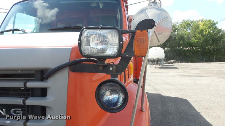 image for item DE7262 2001 Sterling LT7501 dump truck