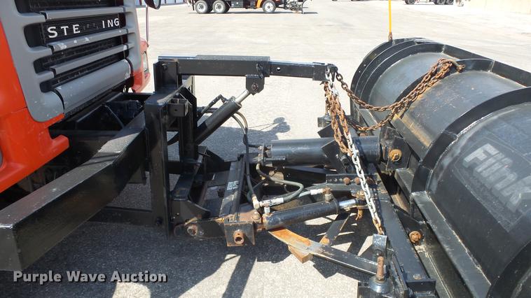 image for item DE7262 2001 Sterling LT7501 dump truck