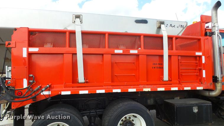 image for item DE7262 2001 Sterling LT7501 dump truck