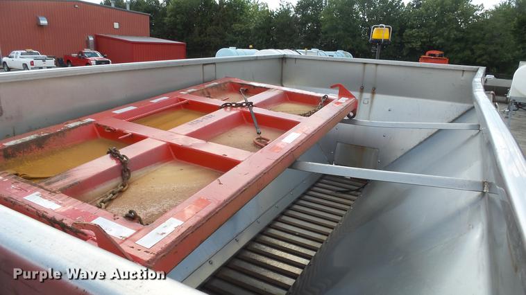 image for item DE7262 2001 Sterling LT7501 dump truck