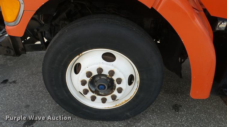 image for item DE7262 2001 Sterling LT7501 dump truck