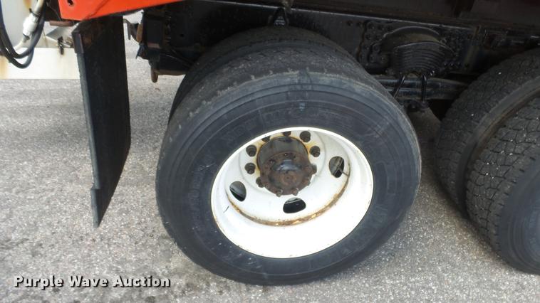 image for item DE7262 2001 Sterling LT7501 dump truck