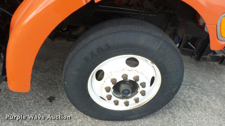 image for item DE7262 2001 Sterling LT7501 dump truck