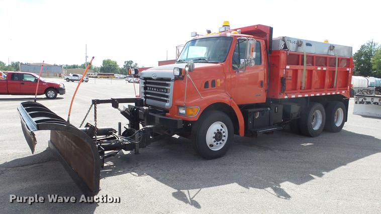 image for item DE7263 2001 Sterling LT7501 dump truck