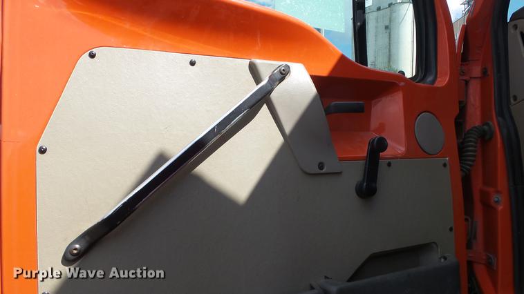 image for item DE7263 2001 Sterling LT7501 dump truck