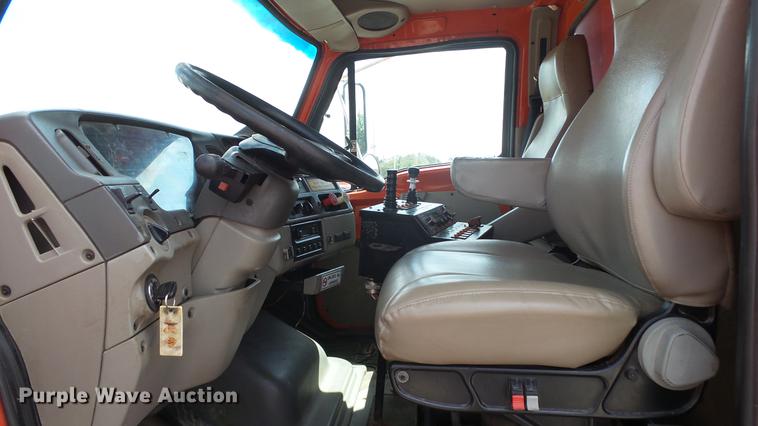 image for item DE7263 2001 Sterling LT7501 dump truck