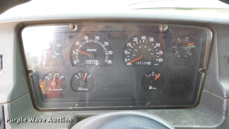 image for item DE7263 2001 Sterling LT7501 dump truck