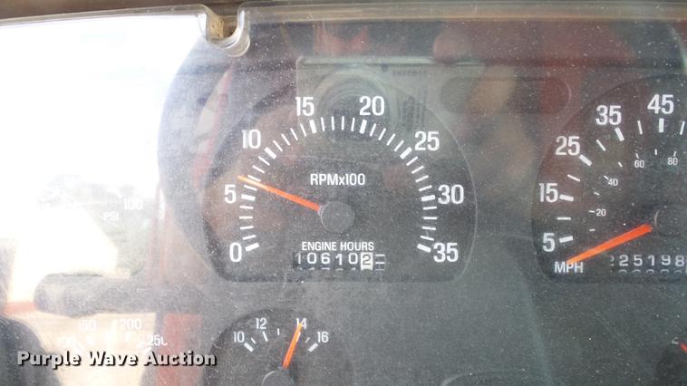 image for item DE7263 2001 Sterling LT7501 dump truck