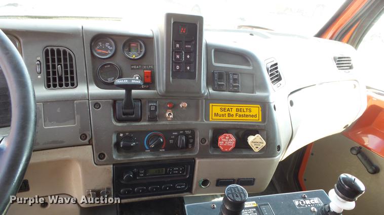 image for item DE7263 2001 Sterling LT7501 dump truck