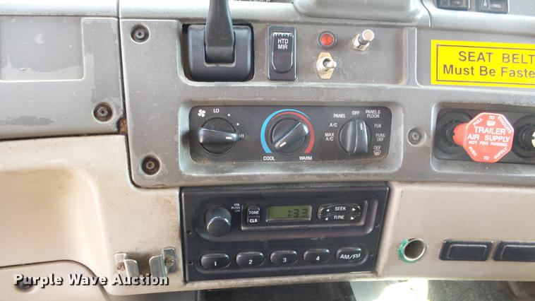 image for item DE7263 2001 Sterling LT7501 dump truck