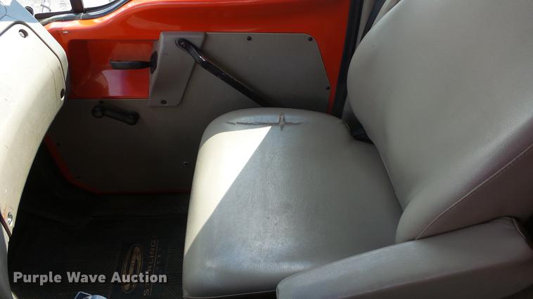 image for item DE7263 2001 Sterling LT7501 dump truck