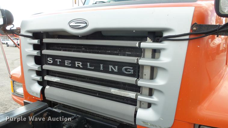 image for item DE7263 2001 Sterling LT7501 dump truck